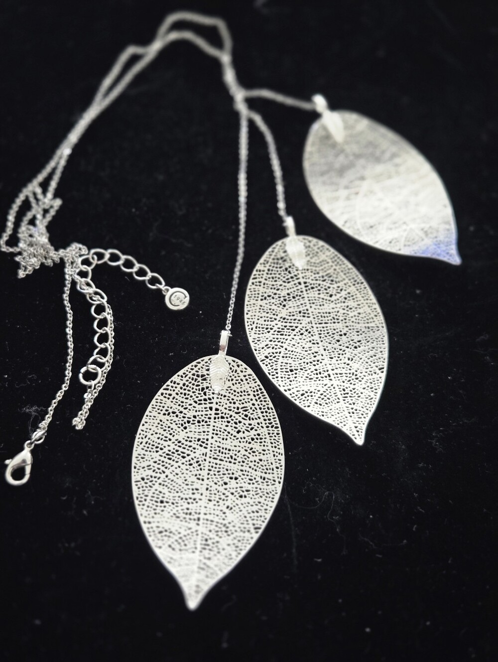 1946 Silver Leaf Trio Pendant Necklace -  28" With 3" Ext 7" Drop - Picture 8 of 8